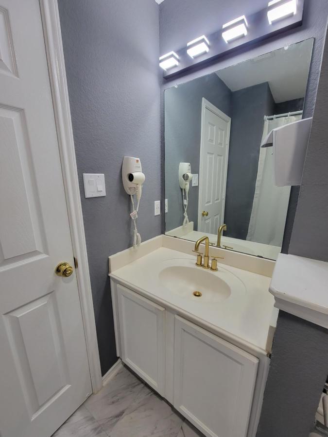 Nice & Cozy Bedroom At Gp'S Grand Prairie Exterior foto